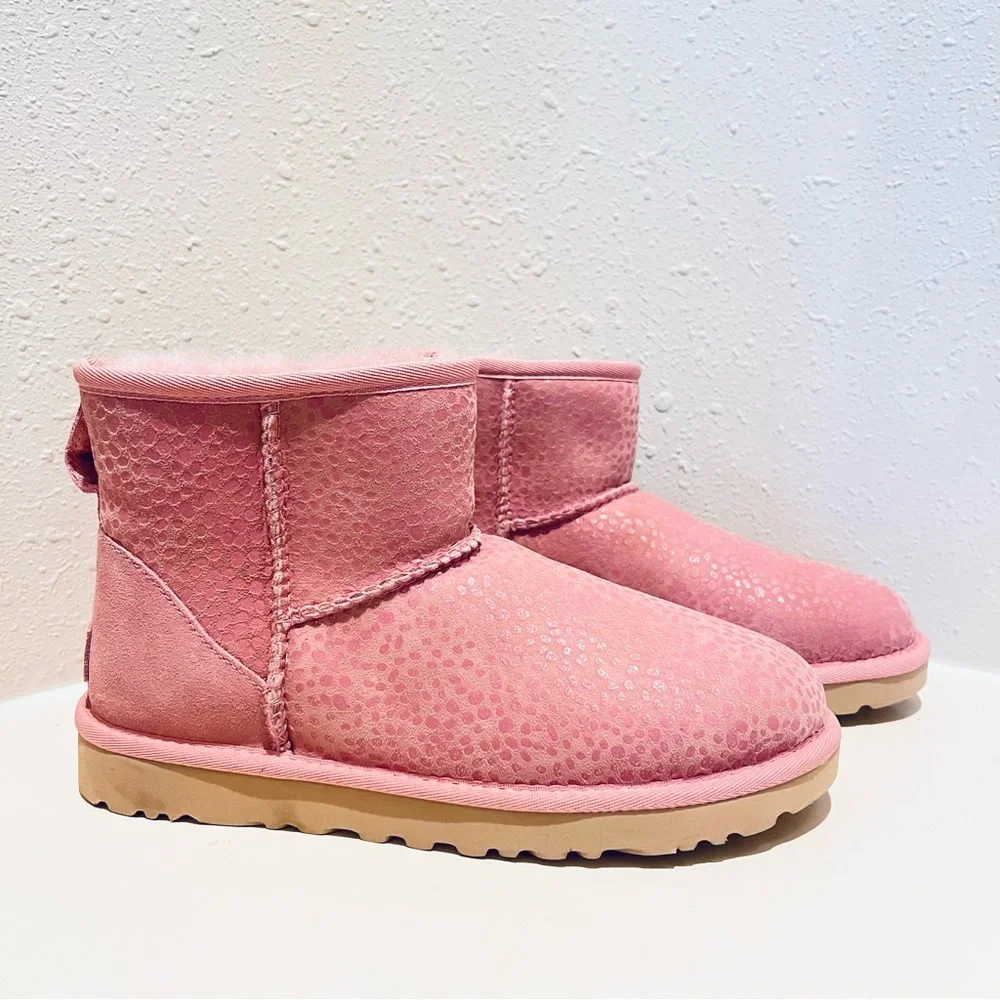UGG classic mini
